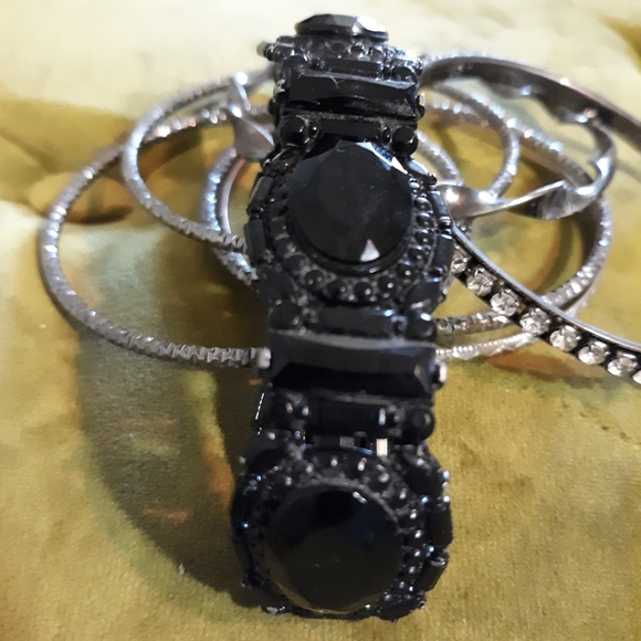 BLACK & GUNMETAL BRACELETS 7 TOTAL - Picture 2 of 4